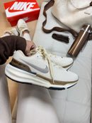 Nk Zoom Invencible Run 3 Off/Café