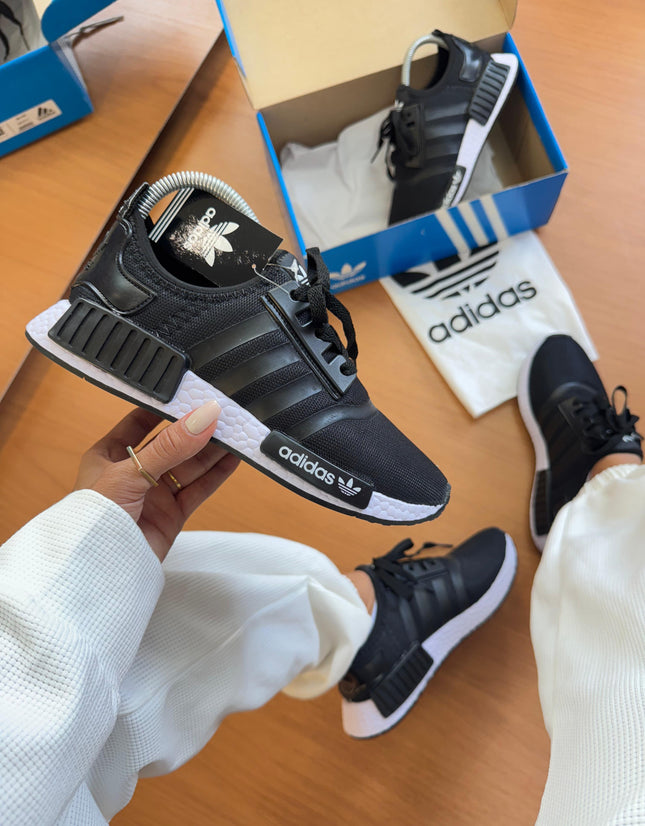 Ad Nmd Preto Branco