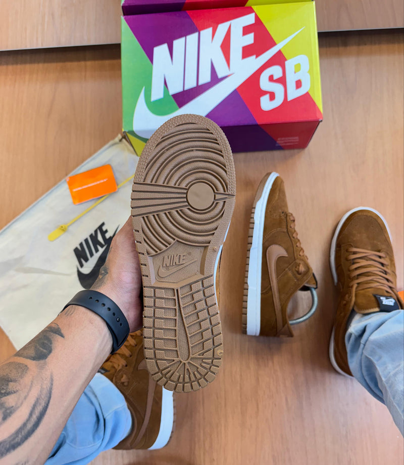 Nk Dunk Low Pro Camurça Marrom