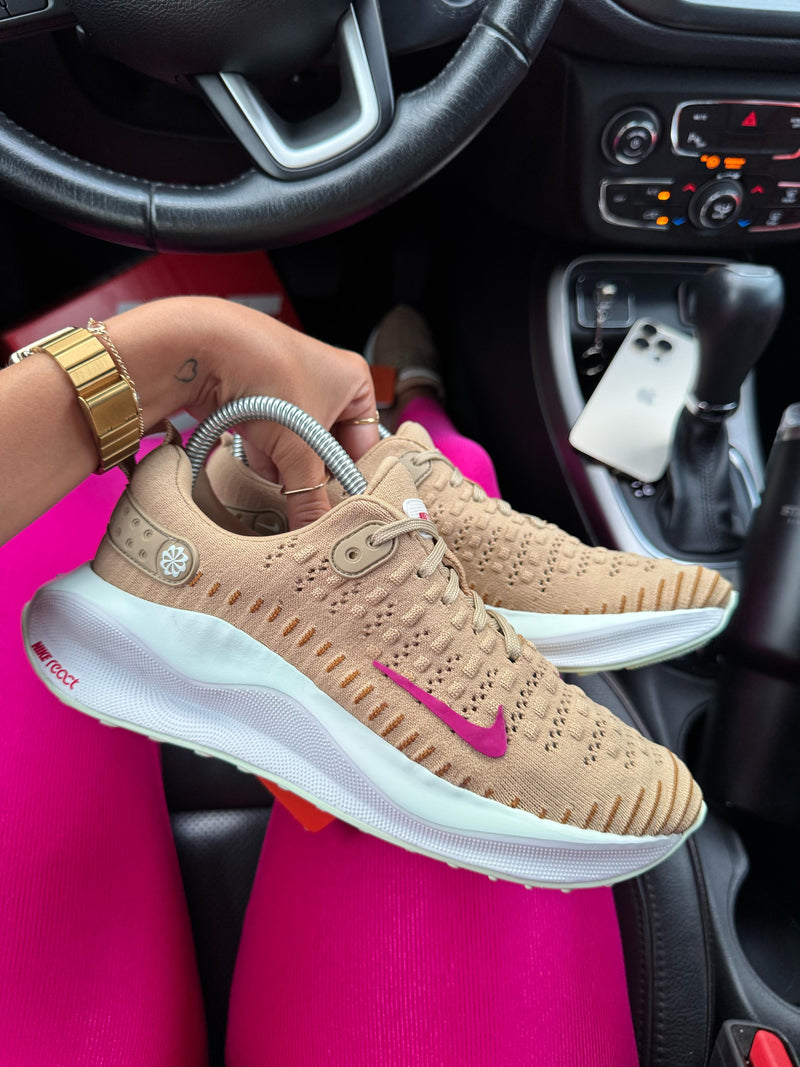 Nk Reactx Infinity Run 4 Bege/Pink