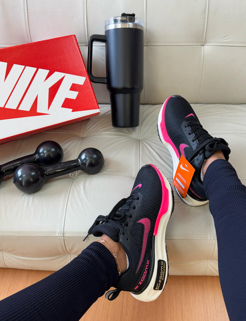 Nk Invencible Run 3 Preto Pink