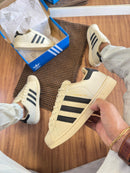 Ad Super Star Off White/Preto