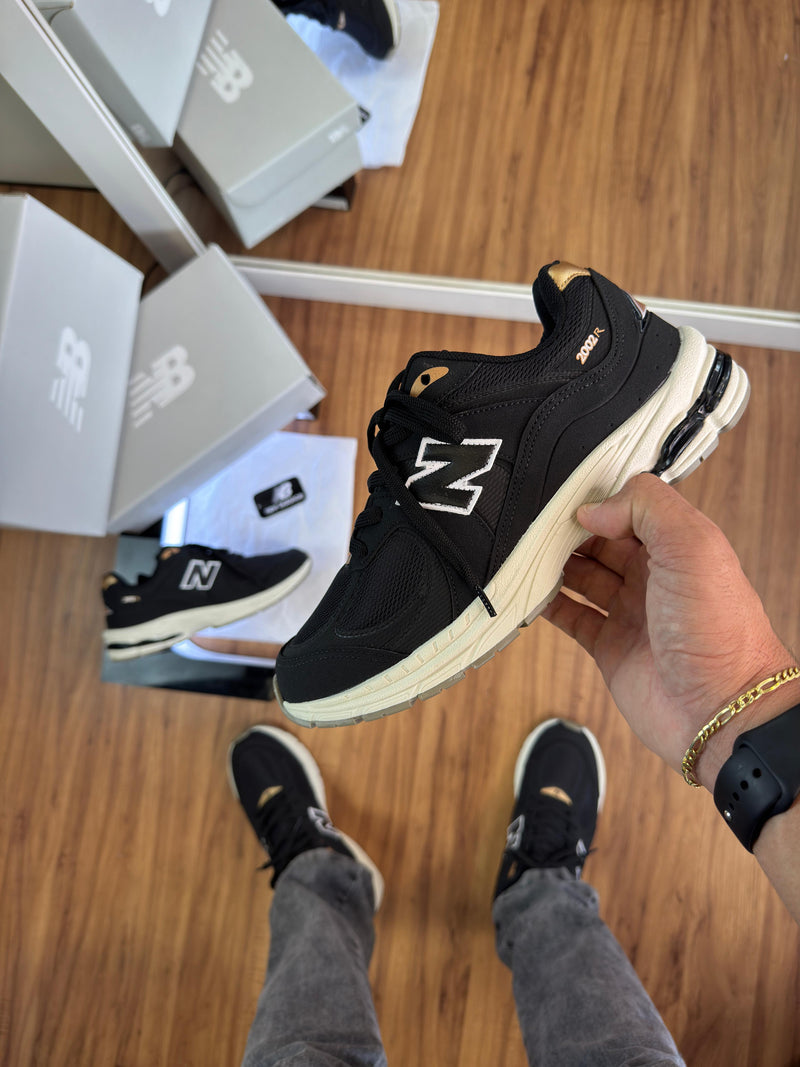 NB 2002 Preto