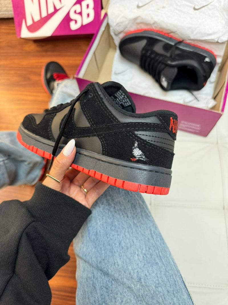 Nk Dunk Sb Black Red bird