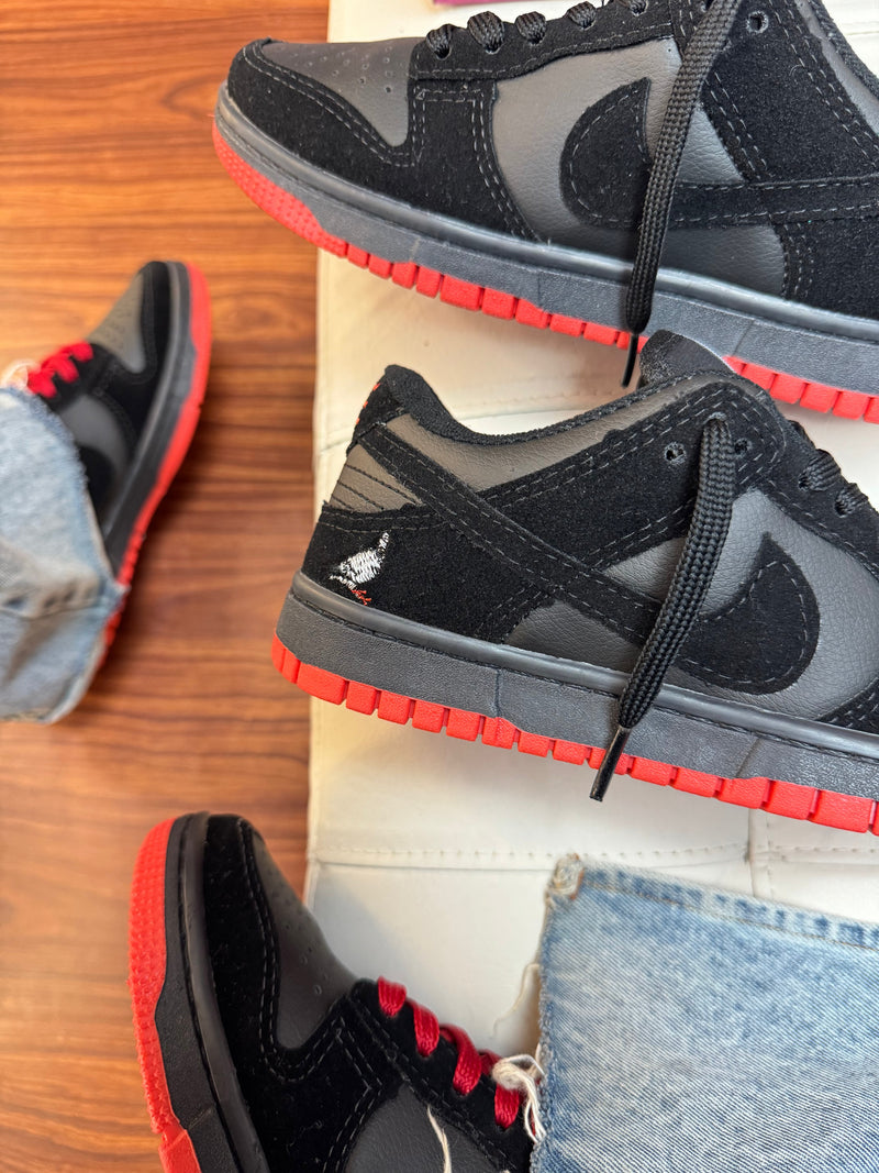 Nk Dunk Sb Black Red bird