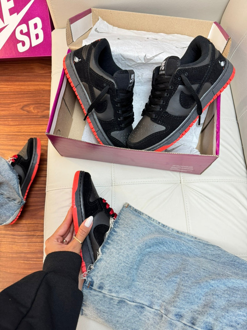 Nk Dunk Sb Black Red bird