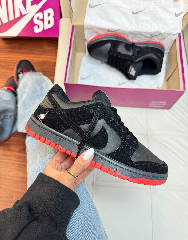 Nk Dunk Sb Black Red bird