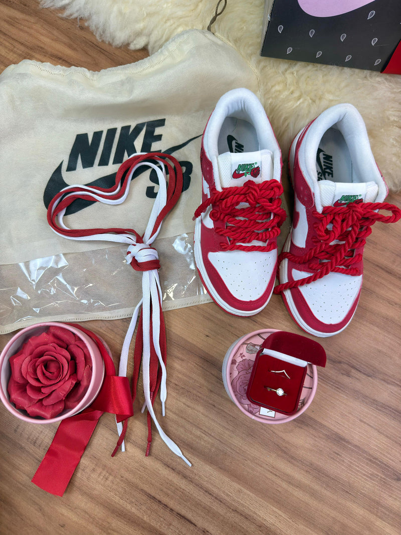 Nk Dunk Low Sb x Valentines Day In Roses Red