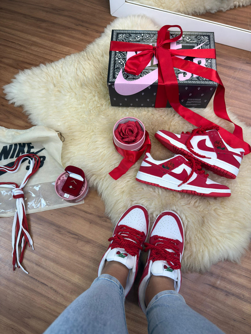Nk Dunk Low Sb x Valentines Day In Roses Red