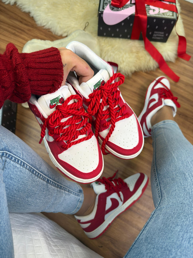 Nk Dunk Low Sb x Valentines Day In Roses Red