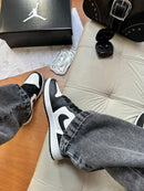 Nk Jordan Low Preto/Bco