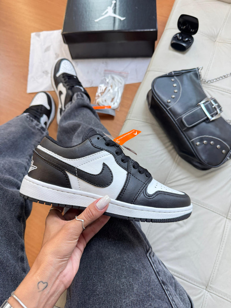 Nk Jordan Low Preto/Bco