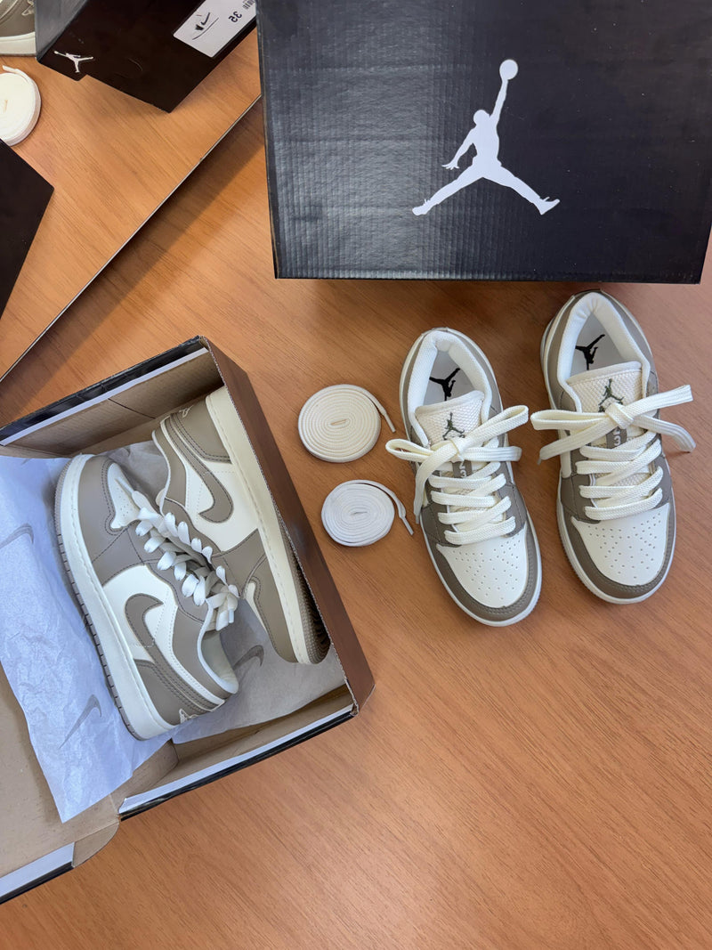 Nk Jordan Low Marfim/Oliva