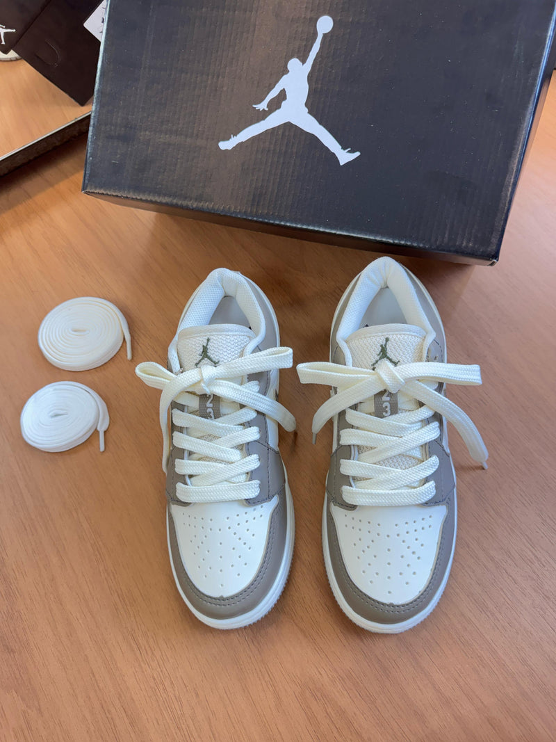 Nk Jordan Low Marfim/Oliva