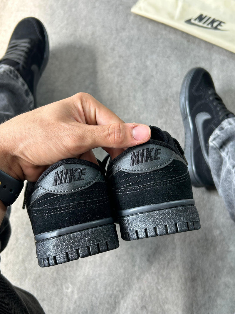 Nk Dunk low Sb Camurça Preto