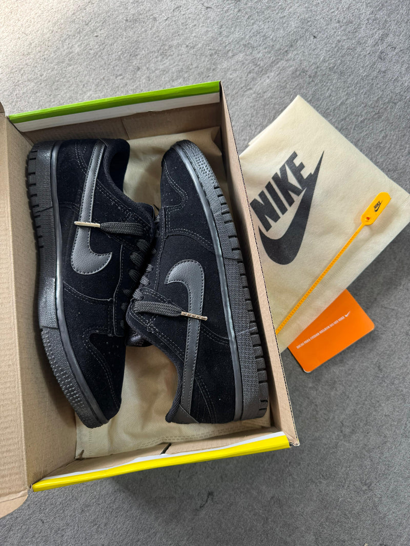 Nk Dunk low Sb Camurça Preto