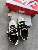 Nk Zoom Invencible Run 3 Off/Prata