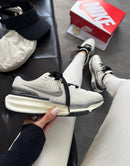 Nk Zoom Invencible Run 3 Off/Prata