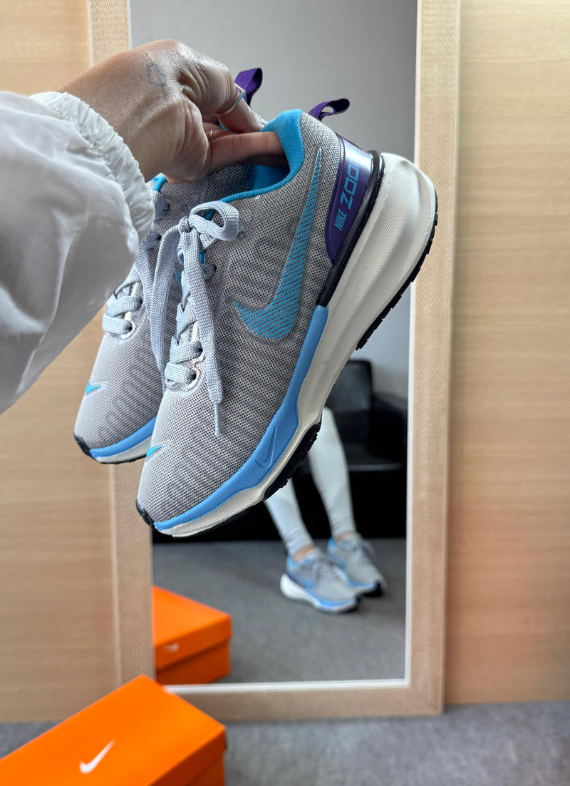 Nk Zoom Invencible Run 3 Prata/Celeste