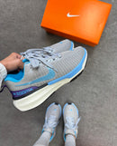Nk Zoom Invencible Run 3 Prata/Celeste