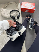 Nk Run Vomero 18 Preto/Off