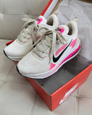 Nk Run Vomero 18 Off/Pink