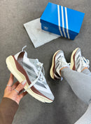 Ad Adizero Boston 12 Cinza/Chocolate