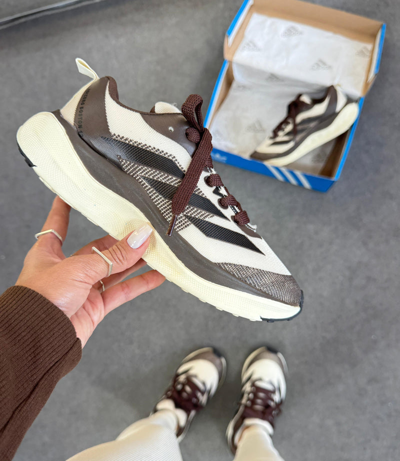 Ad Adizero Boston 12 Off Café