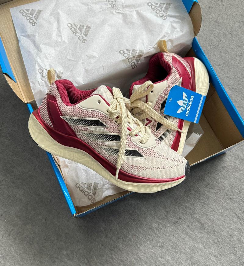 Ad Adizero Boston 12 Off/Bordô