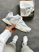 NB 9060 Bco/Cinza Sintético