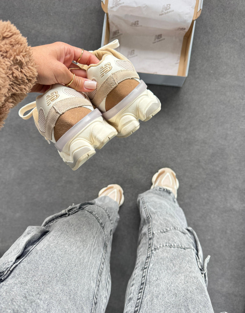 NB 9060 Off/Castanho