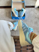 Ad. Bad Bunny x campus Blue