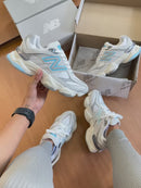 Nb 9060 Branco Cinza Detalhe Azul